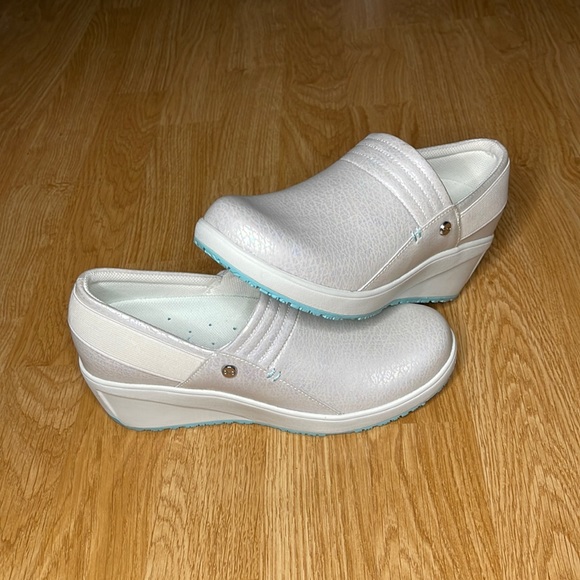 Infinity by Cherokee Clogs (WORN ONCE) - Picture 1 of 5
